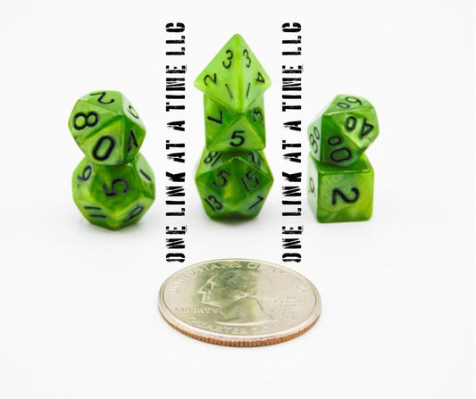 GREEN 7PC ACRYLIC MINI DICE SET