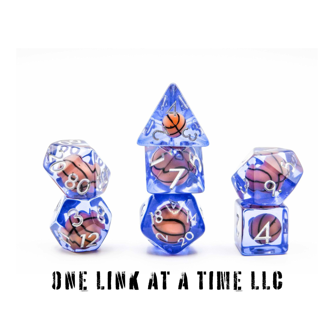[PURPLE WITH BASKETBALLS] RESIN DICE SET