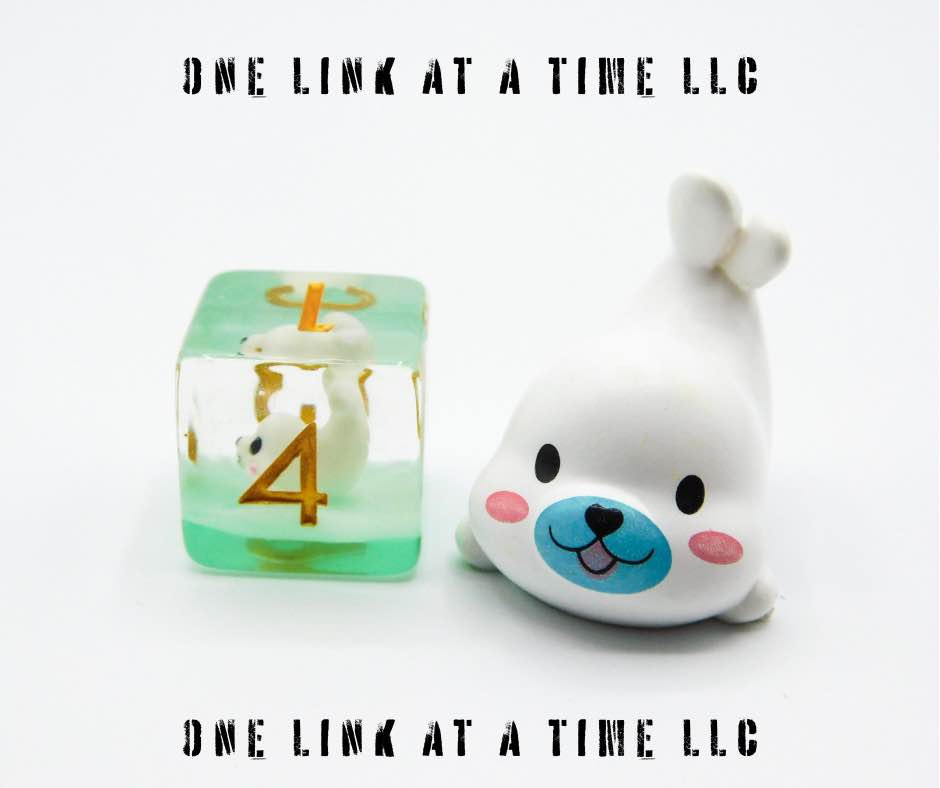 [GREEN SEAL] RESIN DICE SET