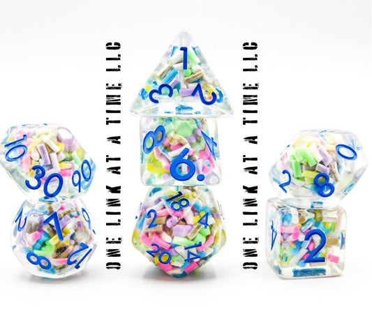[SPRINKLES WITH BLUE INLAY] RESIN DICE SET