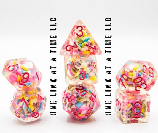 [SPRINKLES WITH PINK INLAY] RESIN DICE SET
