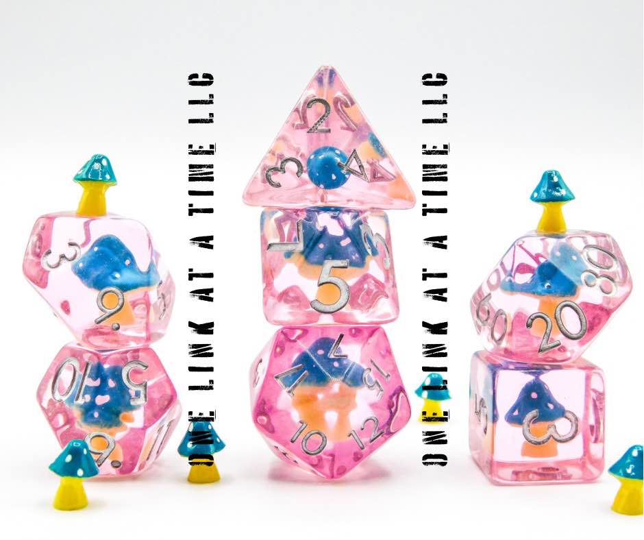 [BLUE MUSHROOMS] RESIN DICE SET